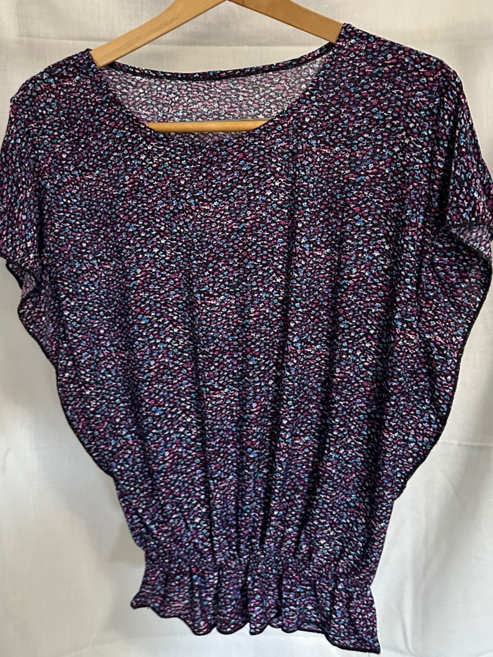 Here’s a clean, high-converting Poshmark listing for this top 👇